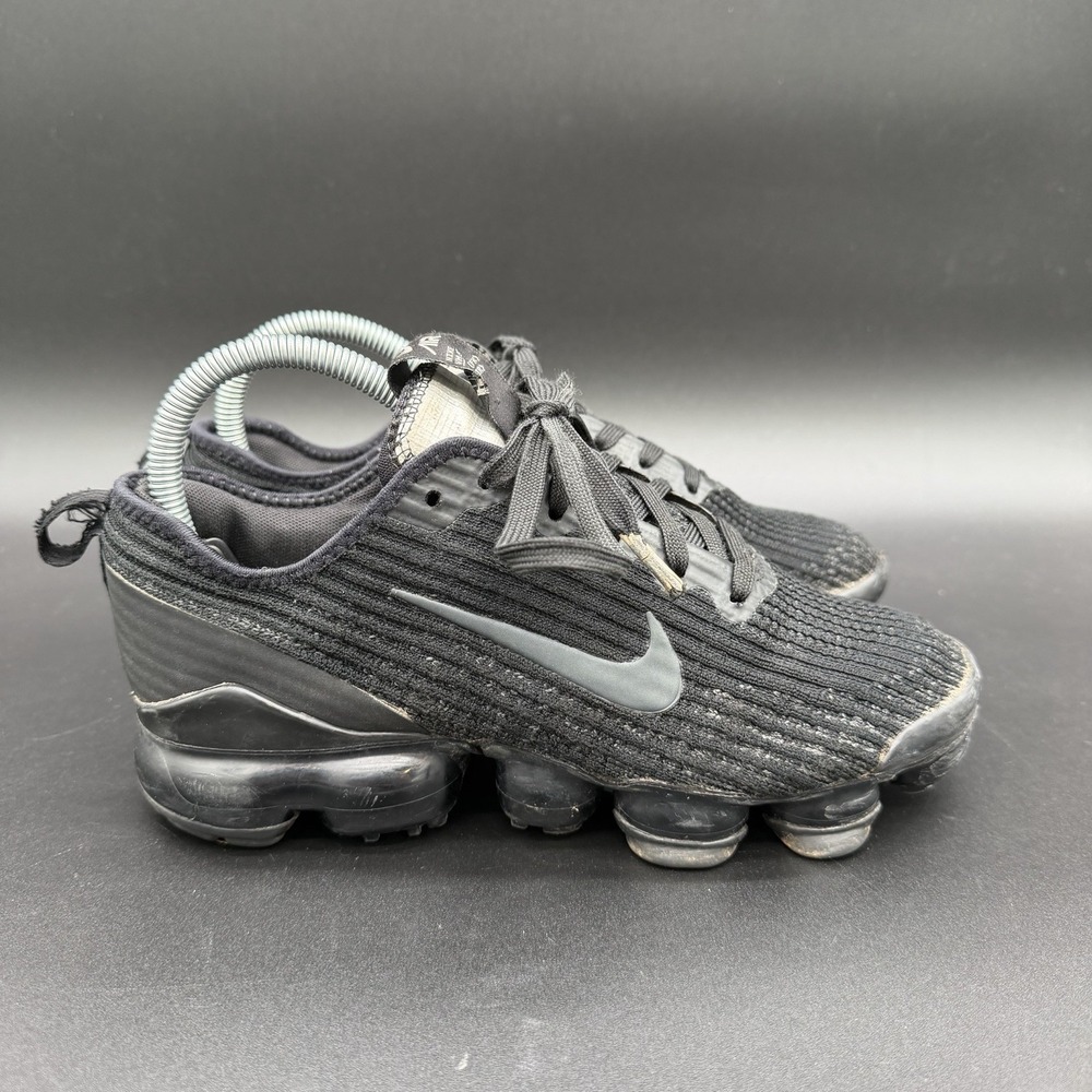 Nike Boys Air VaporMax Flyknit 3 BQ5238-001 Black Running Shoe Sz 6Y
